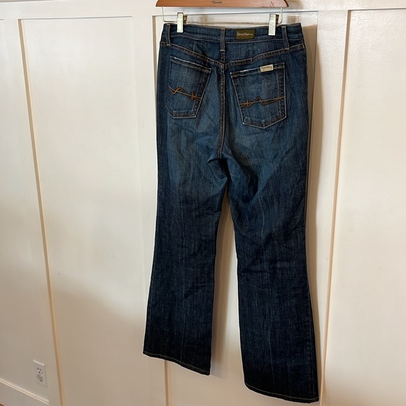 David Kahn Boot cut women’s jeans size 12 style #413 - Picture 3 of 8